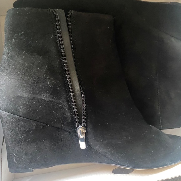 Nine West Suede Wedge - Picture 2 of 4